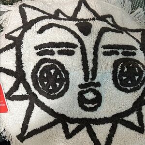 Opalhouse Jungalow Fringe Black and White Sun Face Bath Rug 24” Diameter